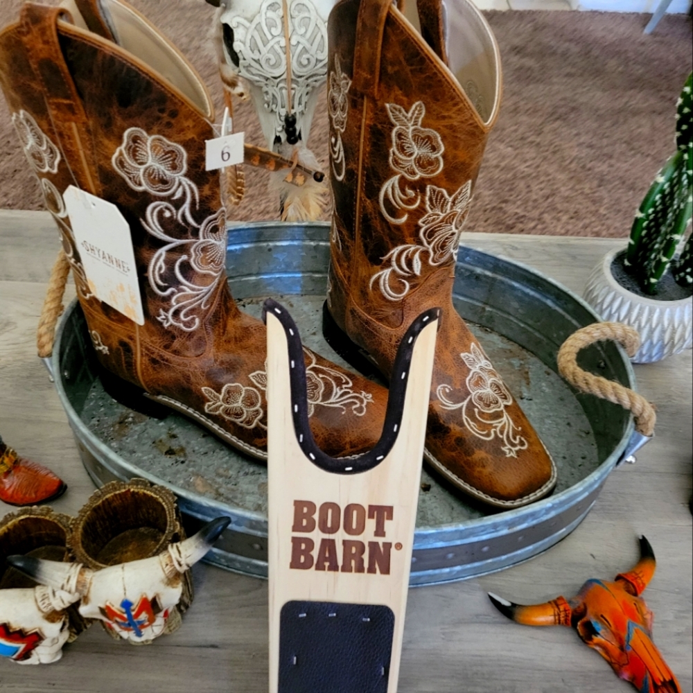 shyanne cowgirl boots size 6